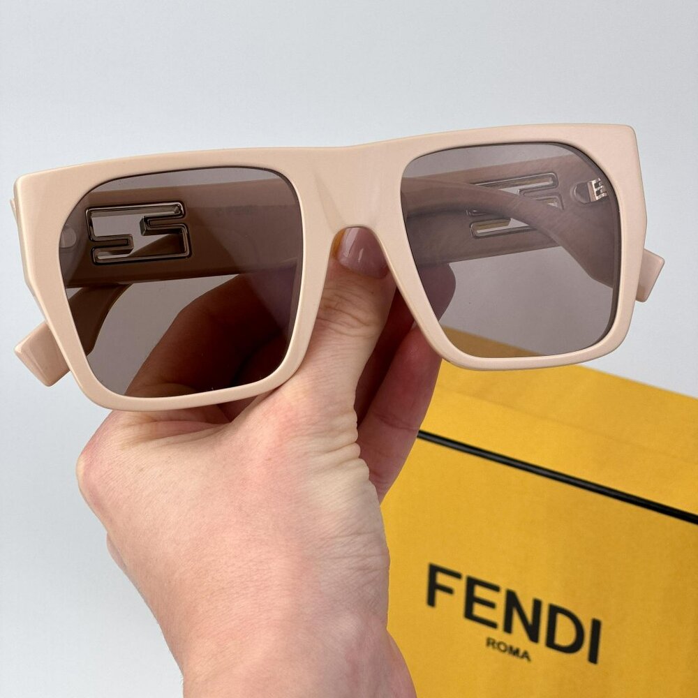 Fendi BAGUETTE  FE40124I 57E Women BRAND NEW Sunglasses Square Khaki Brown